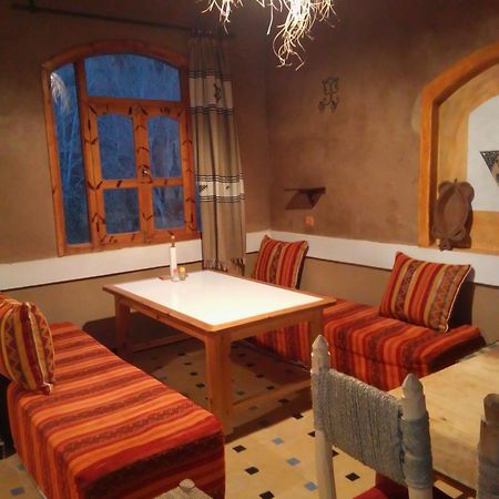 Riad Pizzeria Marhaba Akhendachou n'Ait Ouffi エクステリア 写真