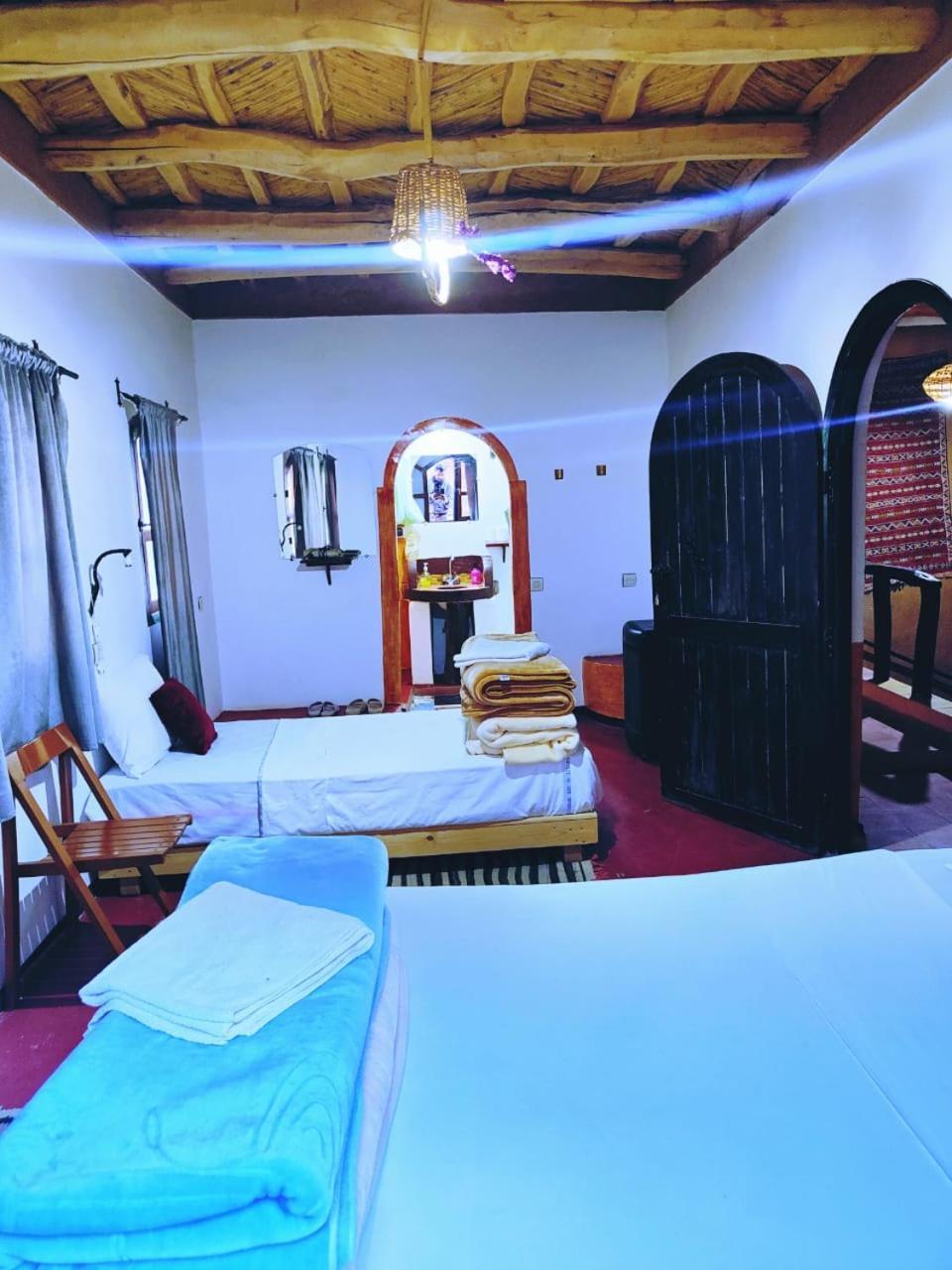 Riad Pizzeria Marhaba Akhendachou n'Ait Ouffi エクステリア 写真