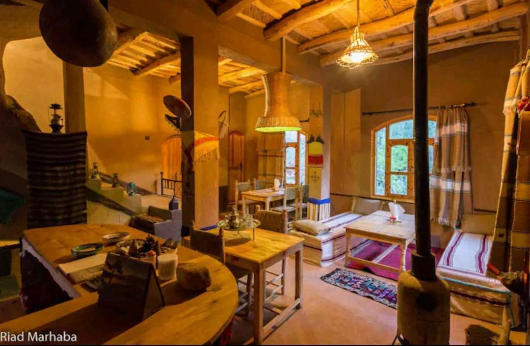 Riad Pizzeria Marhaba Akhendachou n'Ait Ouffi エクステリア 写真