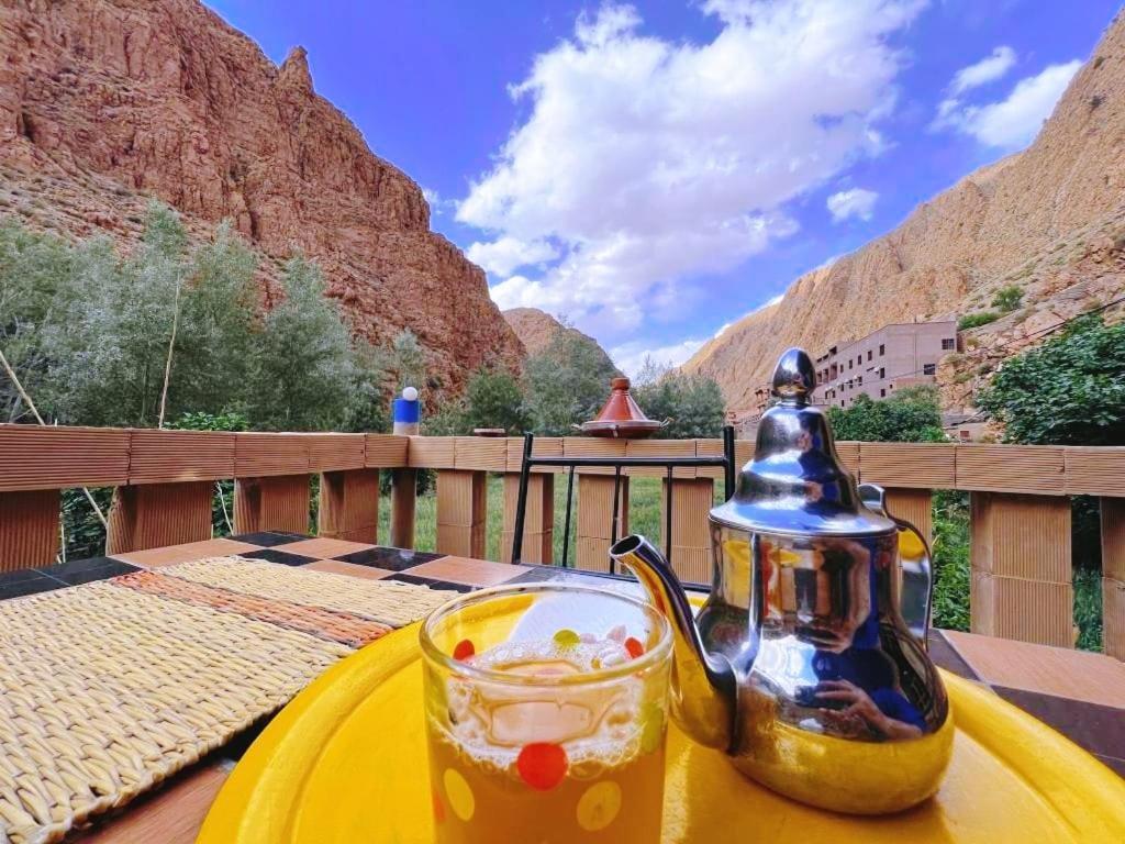 Riad Pizzeria Marhaba Akhendachou n'Ait Ouffi エクステリア 写真