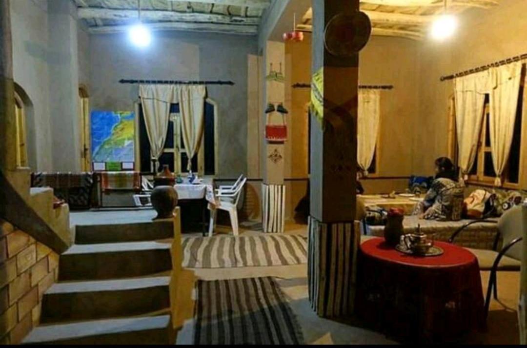 Riad Pizzeria Marhaba Akhendachou n'Ait Ouffi エクステリア 写真