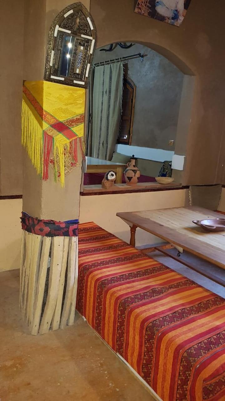 Riad Pizzeria Marhaba Akhendachou n'Ait Ouffi エクステリア 写真